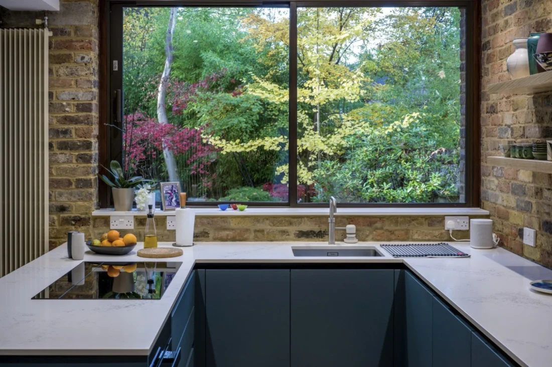 Contemporary Rotpunkt German-Handleless Kitchen in Sunninghill, UK